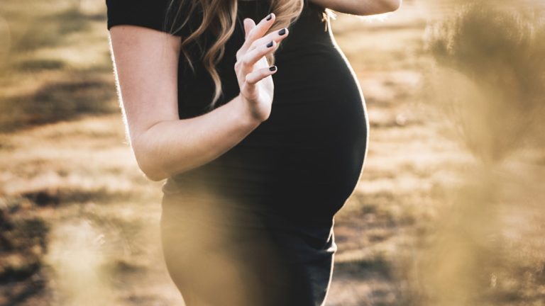 Simple Ways to Ease Hip Pressure at Night During Pregnancy - Bump to Baby Guide