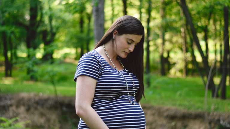 Pregnancy Back Support Tips for Long Workdays - Bump to Baby Guide