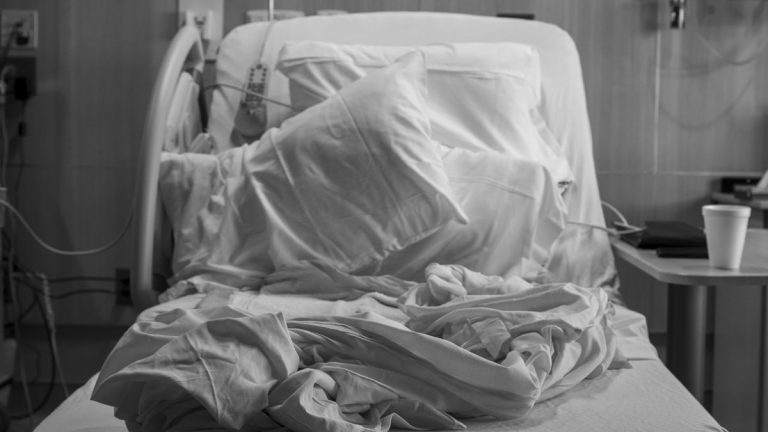 When to Pack Your Hospital Bag - Bump to Baby Guide