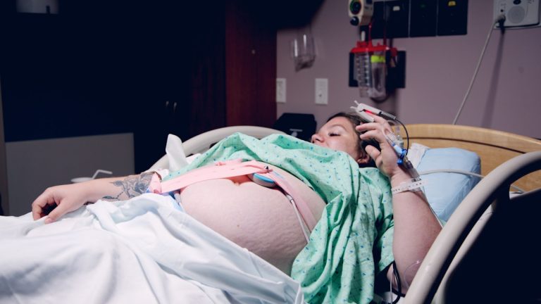 Complete Hospital Bag Checklist for Mom - Bump to Baby Guide
