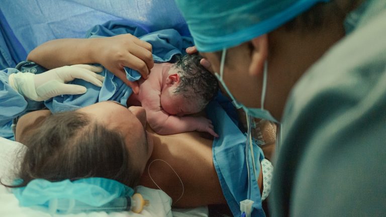 What Your Birth Partner Should Pack - Bump to Baby Guide